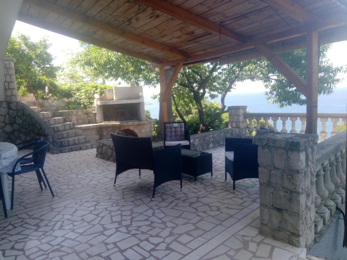 Blue Horizon Apartment Добра вода Екстериор снимка