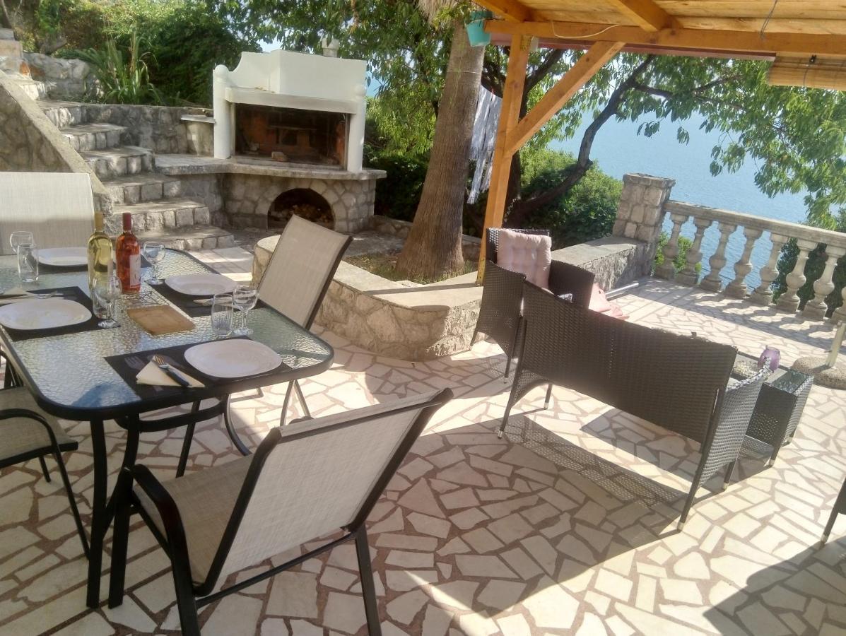 Blue Horizon Apartment Добра вода Екстериор снимка