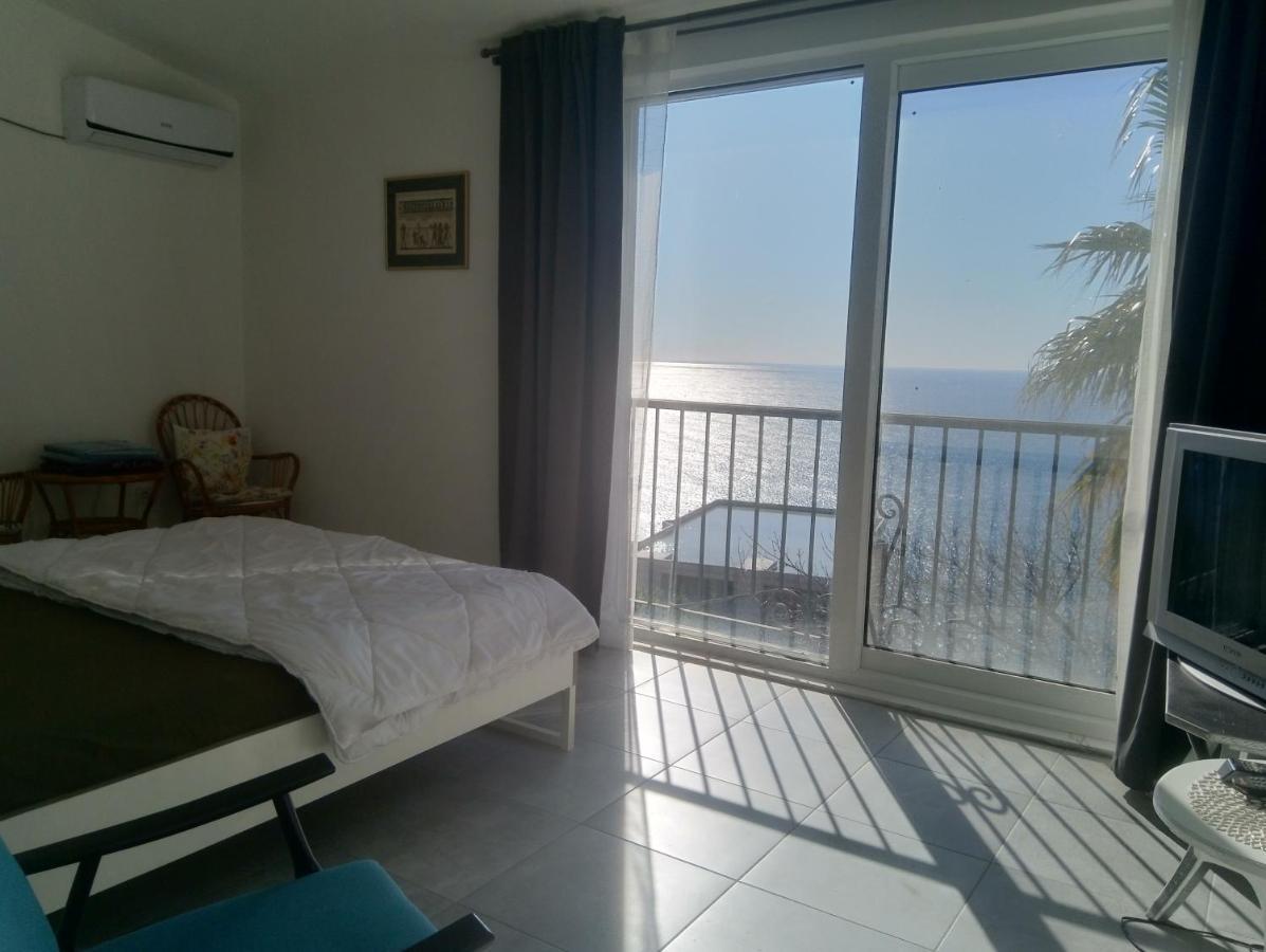 Blue Horizon Apartment Добра вода Екстериор снимка