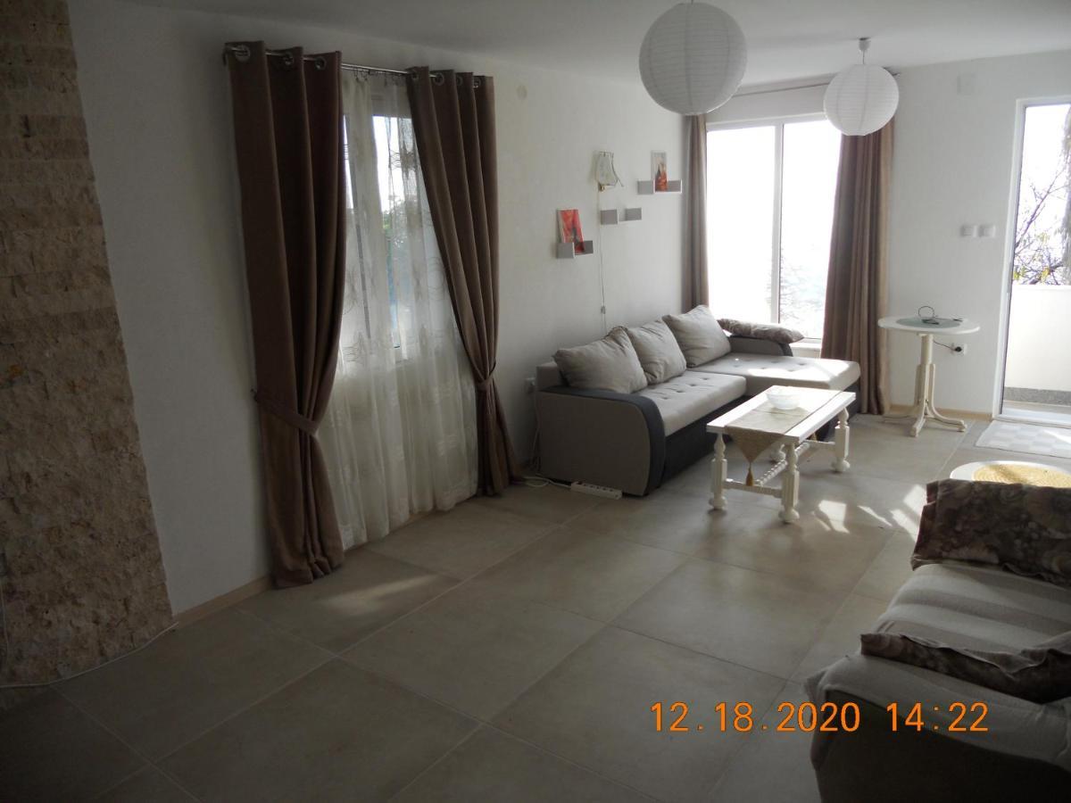 Blue Horizon Apartment Добра вода Екстериор снимка