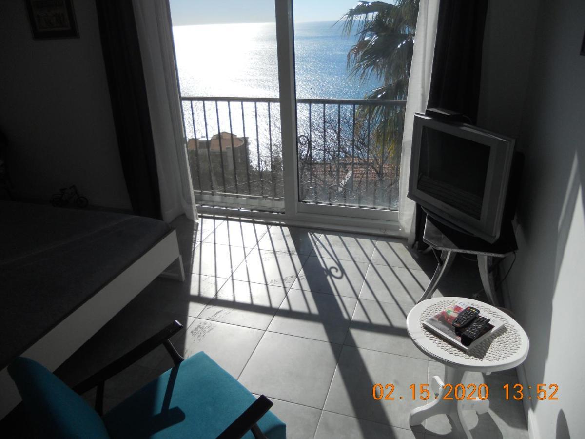 Blue Horizon Apartment Добра вода Екстериор снимка