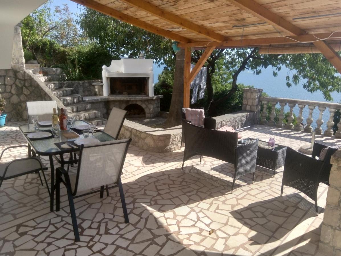 Blue Horizon Apartment Добра вода Екстериор снимка