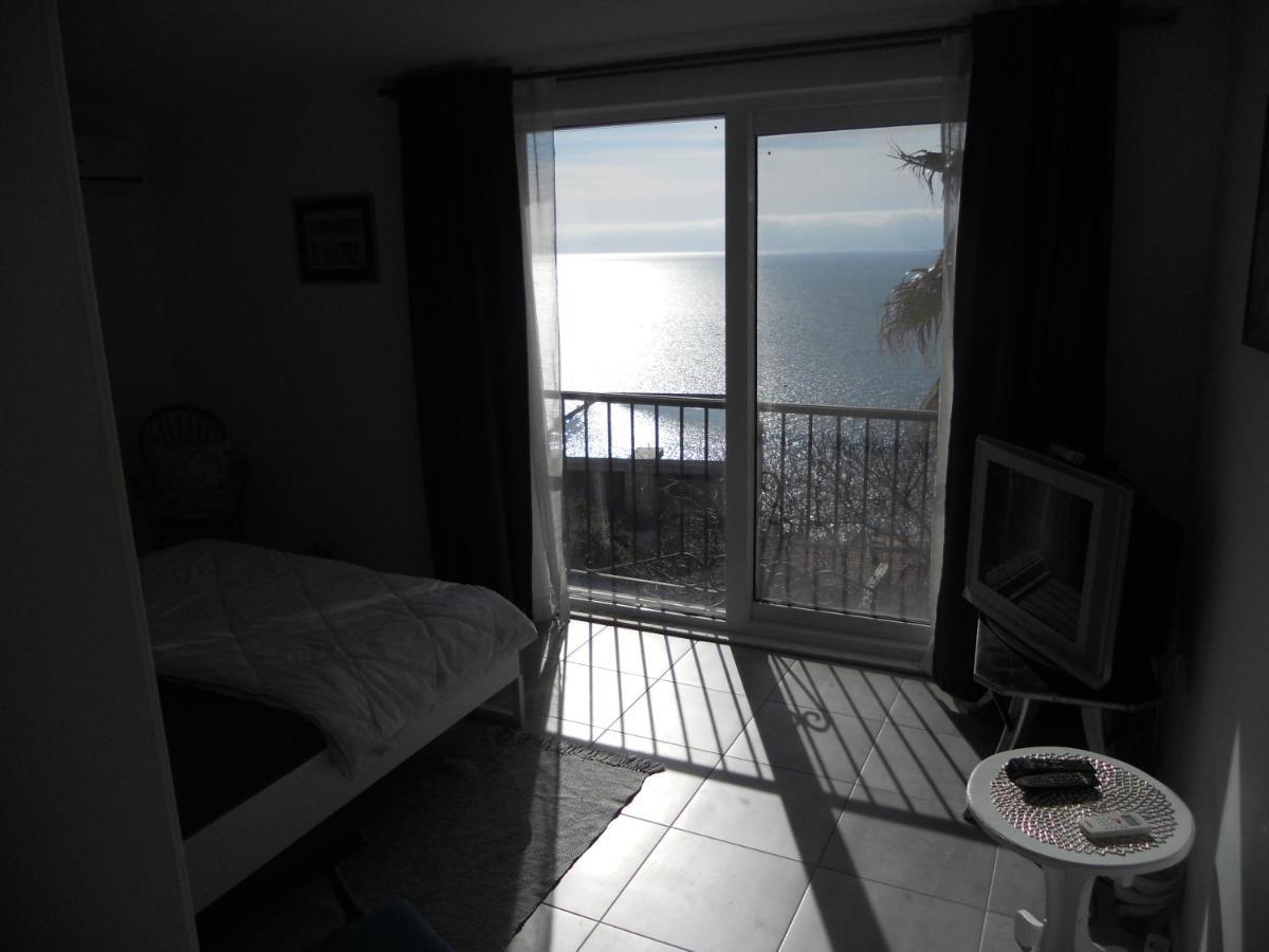 Blue Horizon Apartment Добра вода Екстериор снимка