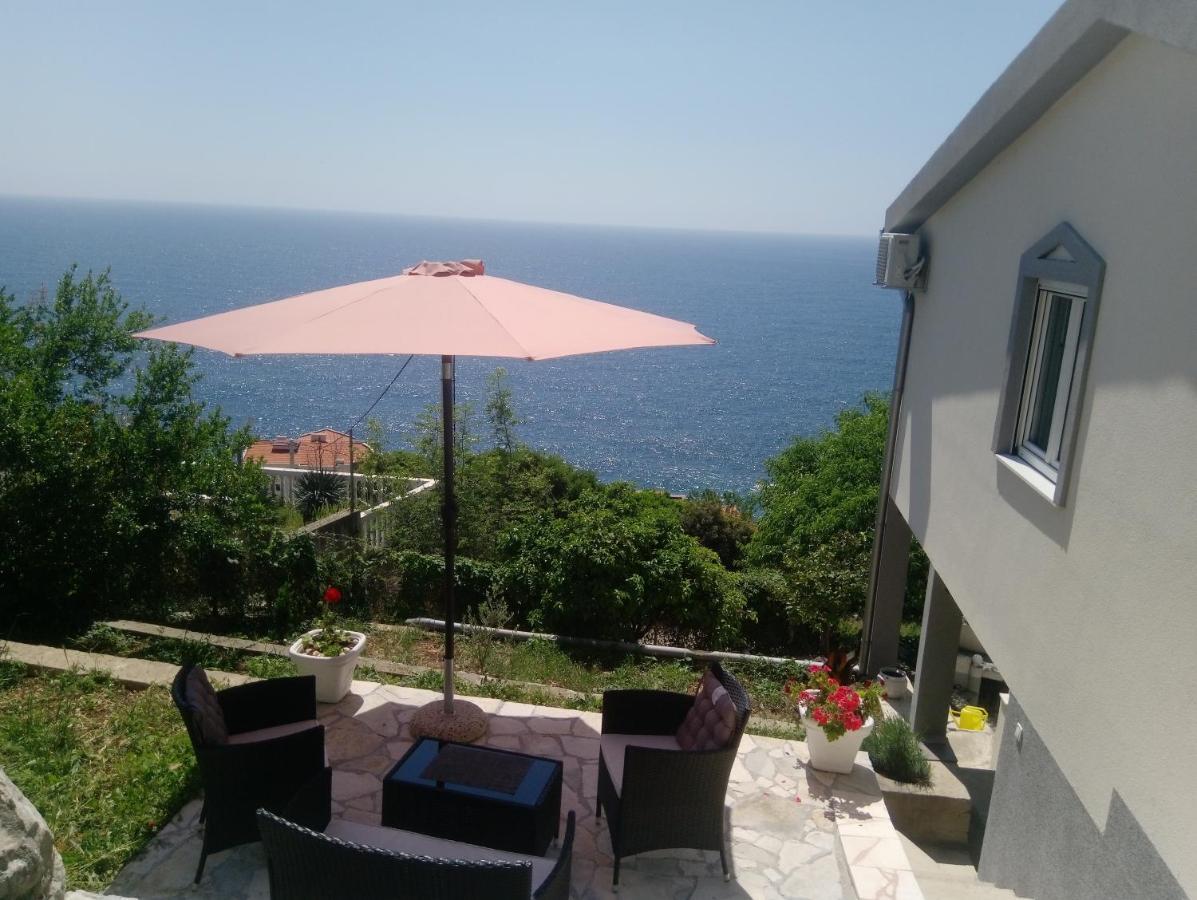 Blue Horizon Apartment Добра вода Екстериор снимка