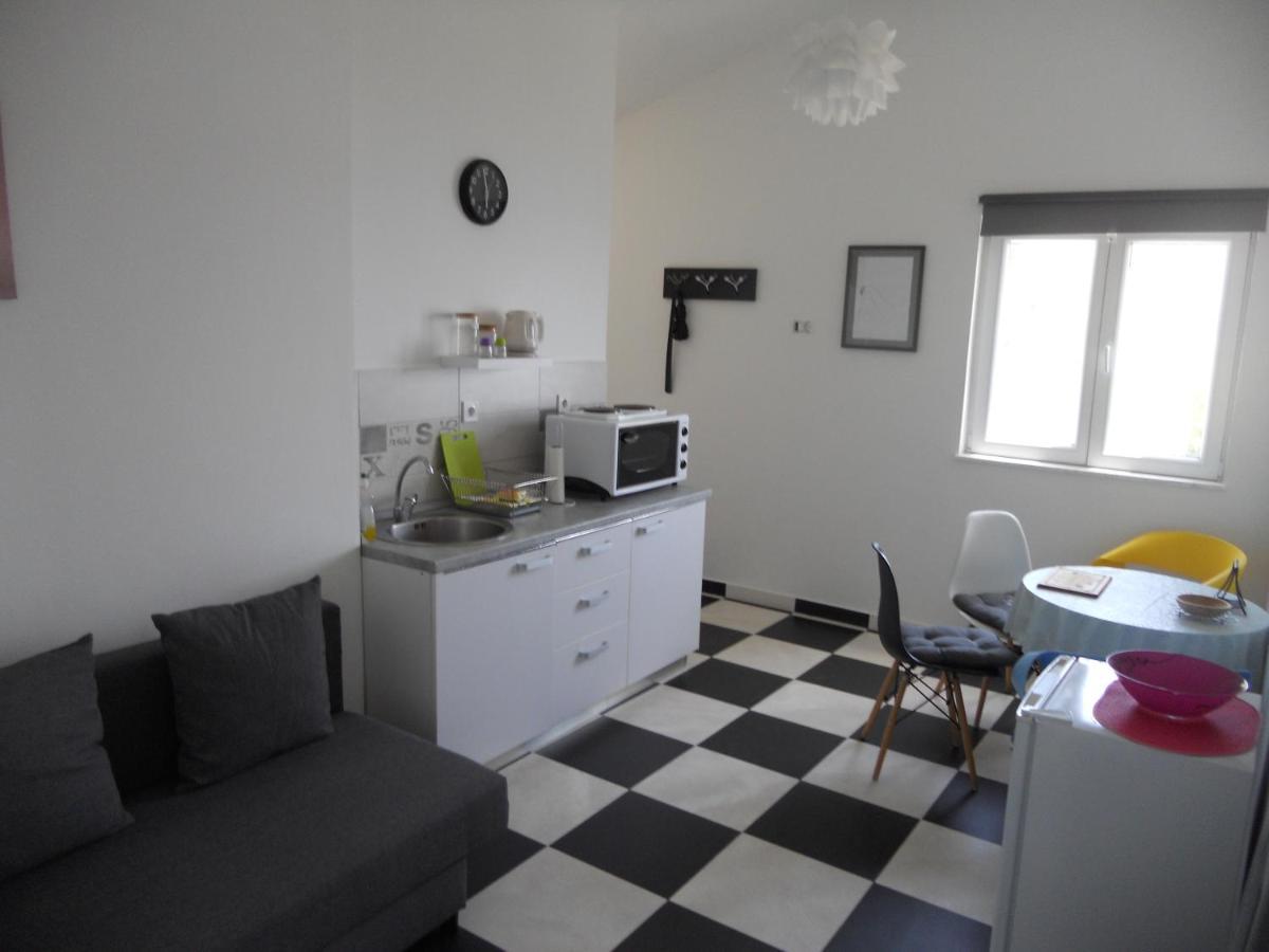 Blue Horizon Apartment Добра вода Екстериор снимка