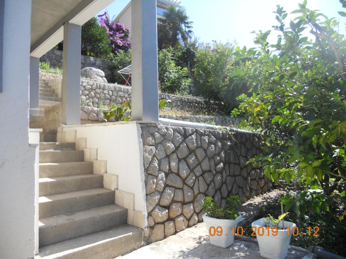 Blue Horizon Apartment Добра вода Екстериор снимка