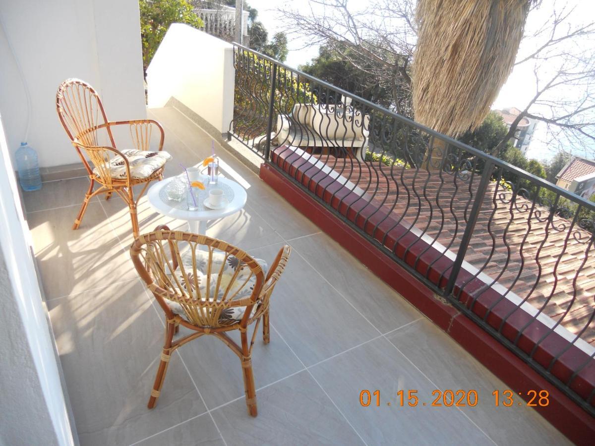 Blue Horizon Apartment Добра вода Екстериор снимка