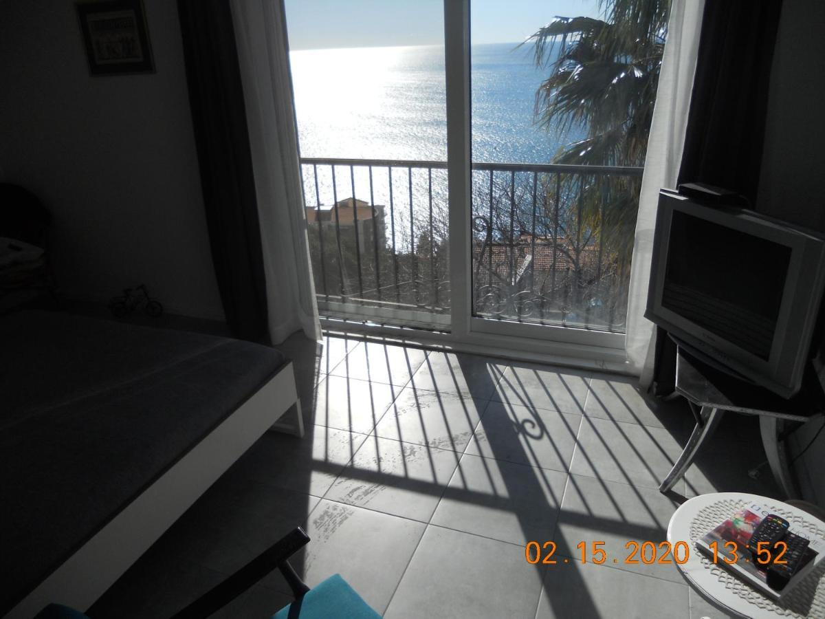 Blue Horizon Apartment Добра вода Екстериор снимка