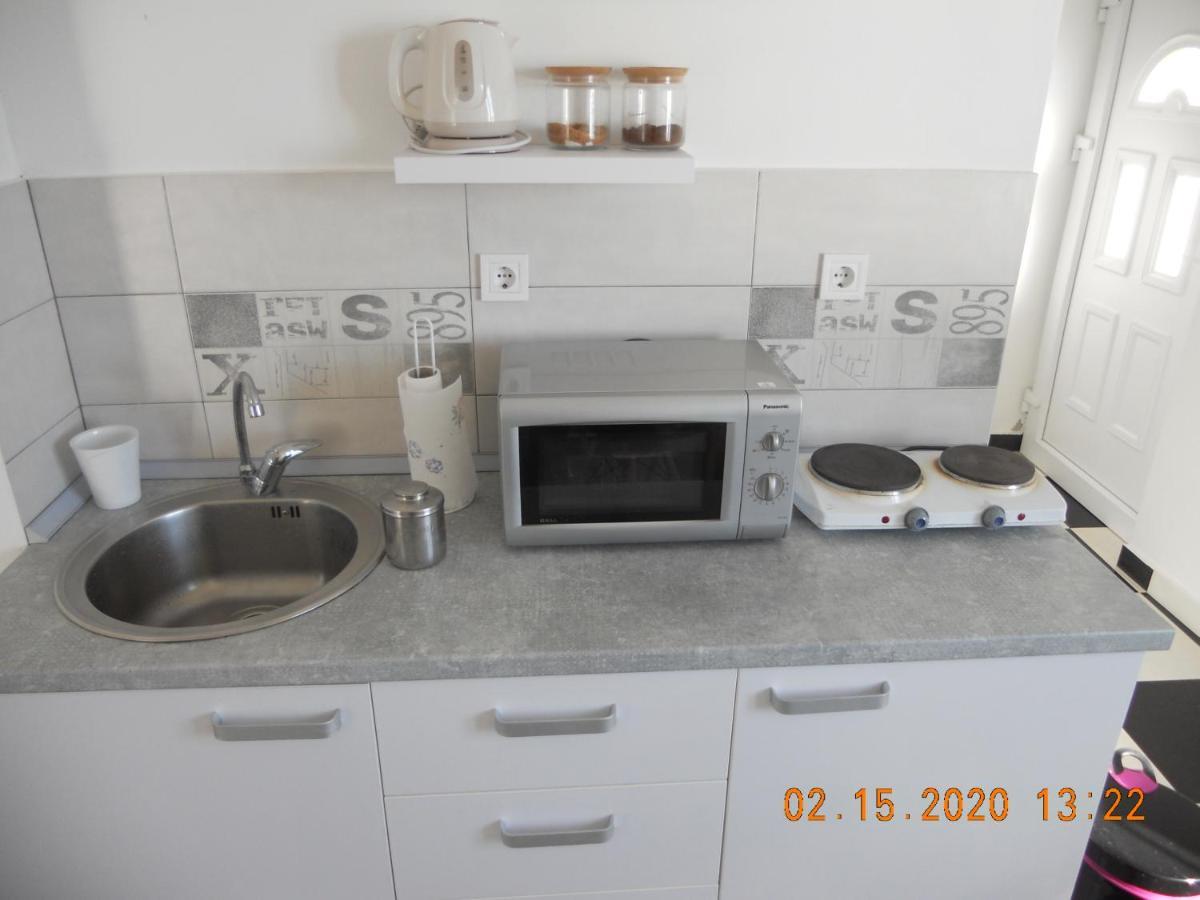 Blue Horizon Apartment Добра вода Екстериор снимка