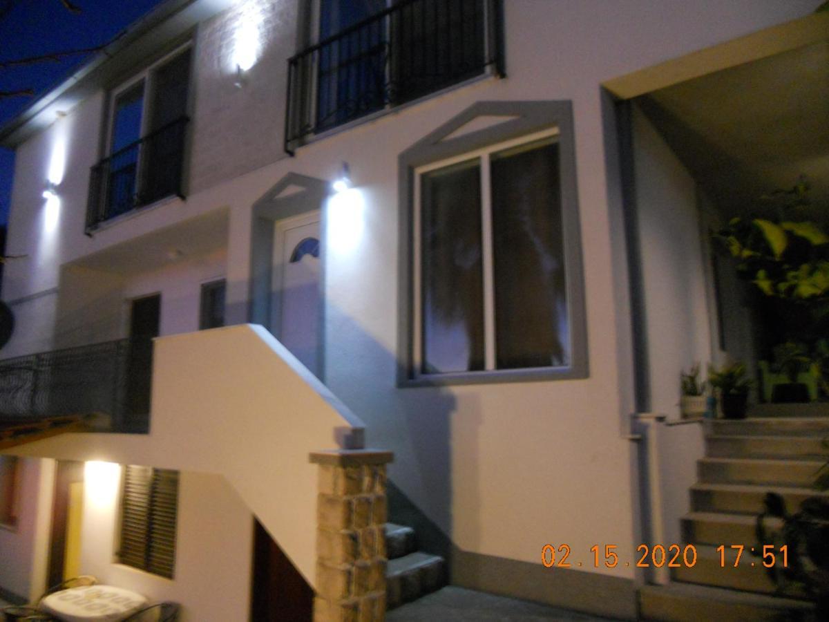 Blue Horizon Apartment Добра вода Екстериор снимка