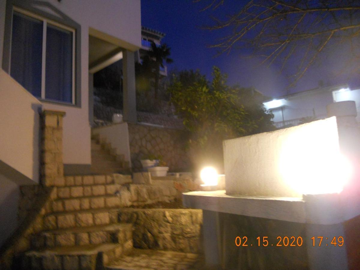 Blue Horizon Apartment Добра вода Екстериор снимка