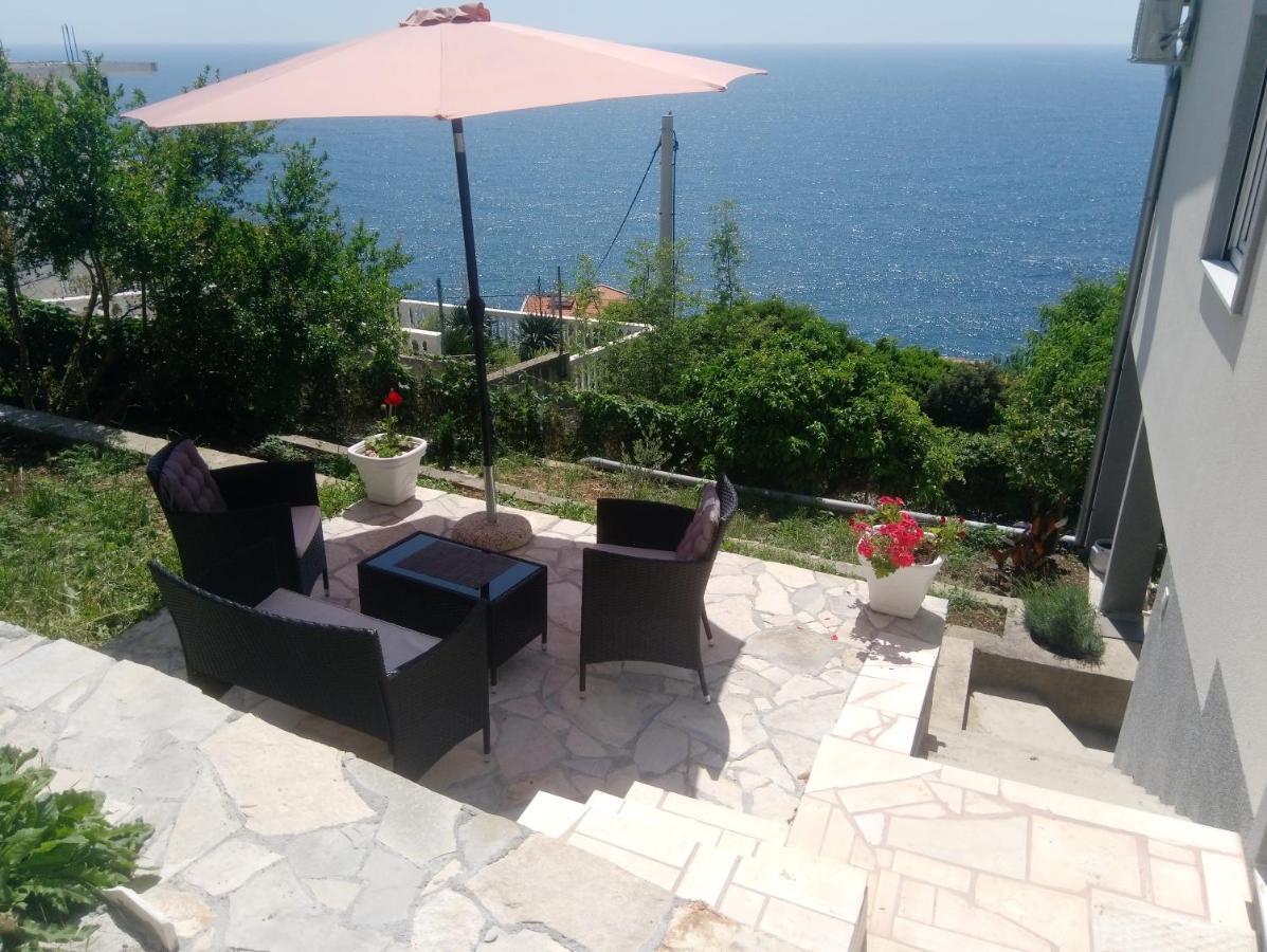 Blue Horizon Apartment Добра вода Екстериор снимка